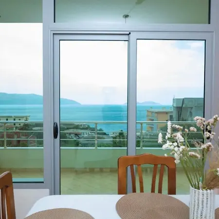 Ulliri Lägenhet Vlorë